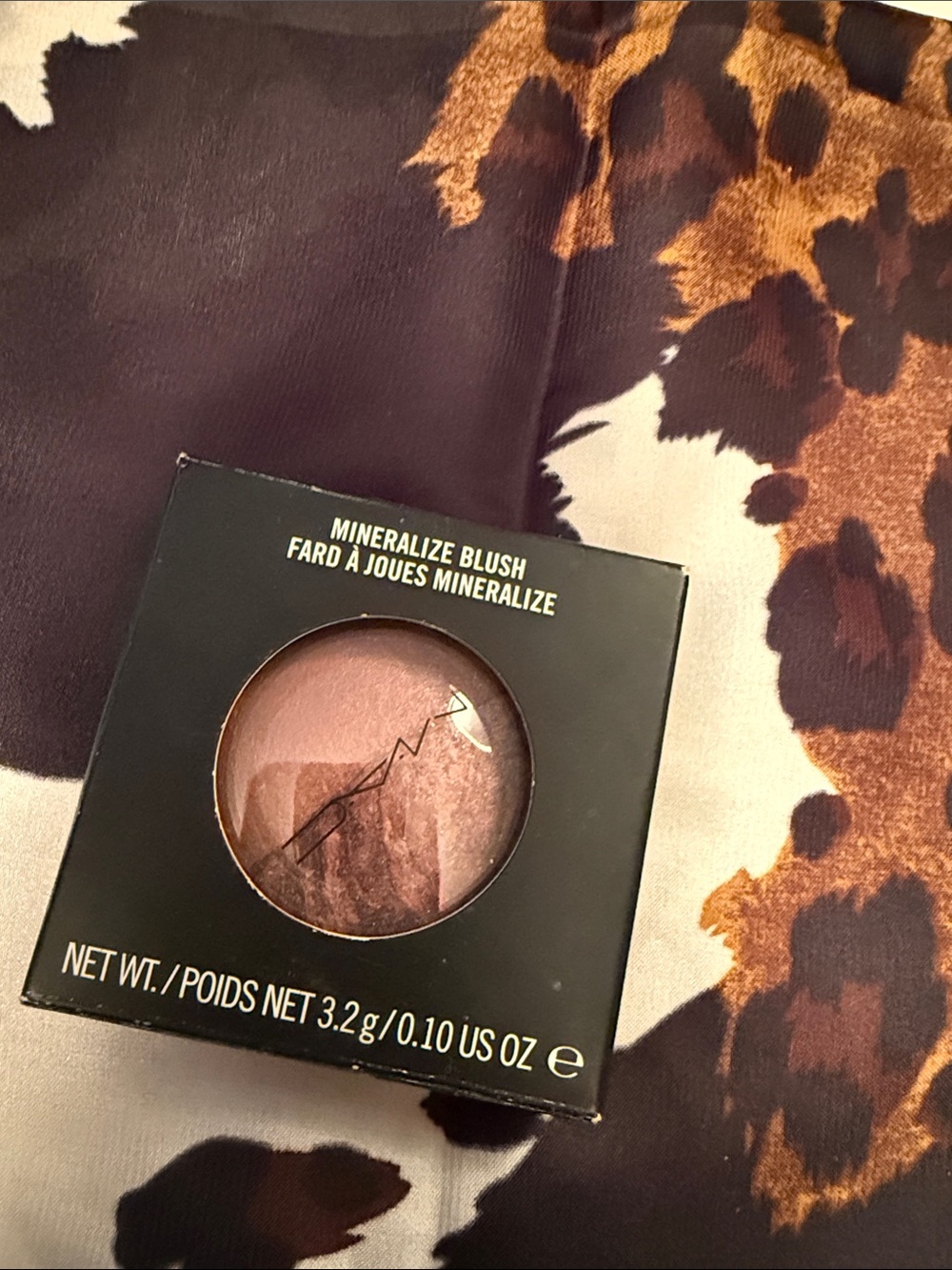 MAC Cosmetics Mineralize Blush -in the shade earth to heat